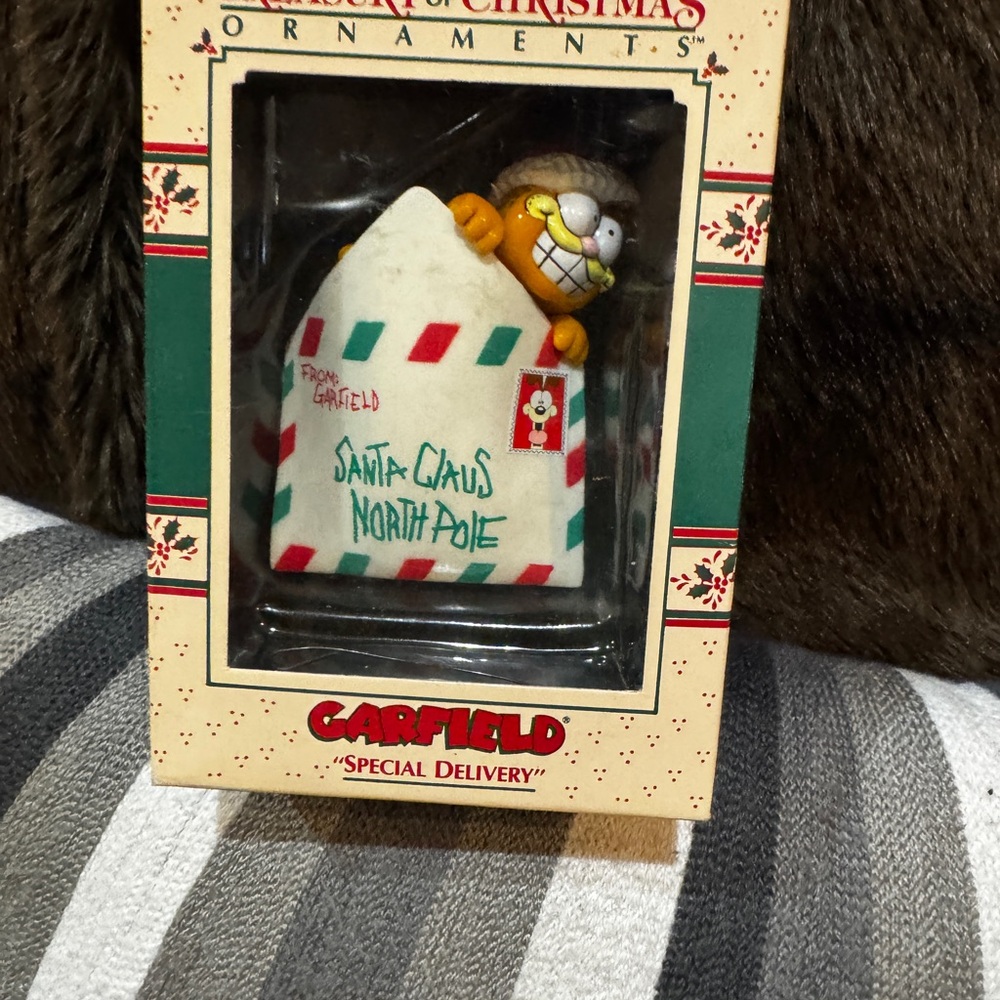 Garfield Christmas Ornament‎ special delivery 1978